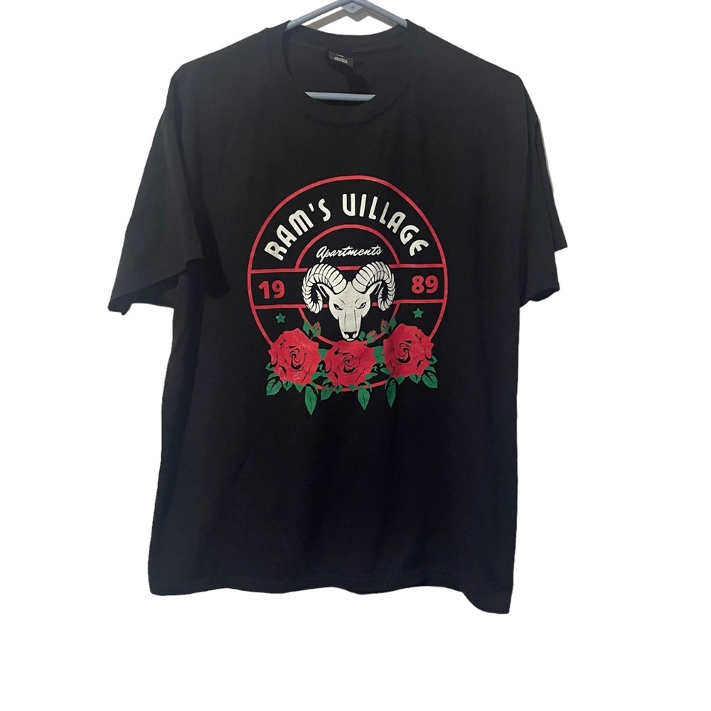 Hanes Shirt Men Large Black Deer Horns Flowers Lightweight Casual‎ Crew Neck Tee